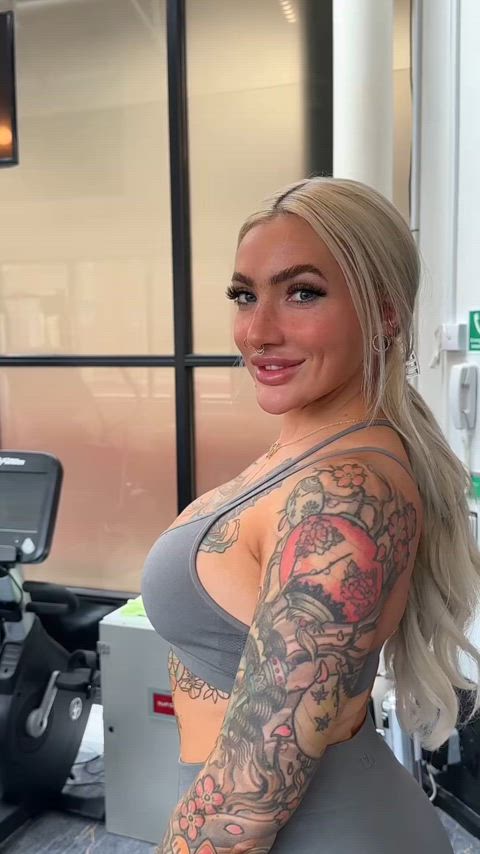 Spicytattoodoll slim thick tattooed gym babe