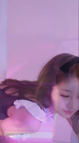 ass dancing korean maid clip