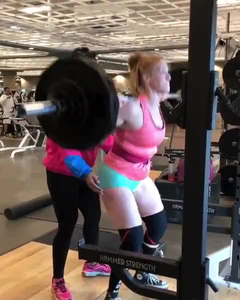 Sexy Thick Redhead pounding weights
