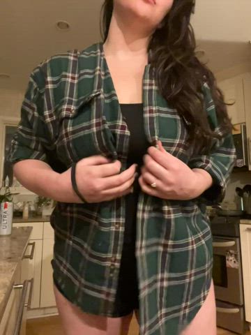 Dropping these big tits for you after not wearing a bra to work today. Free the tits!