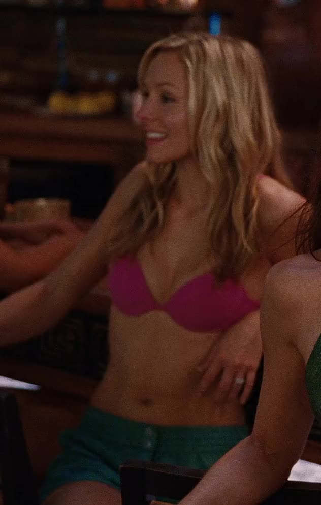 Kristen Bell - Couples Retreat (2009) - 02