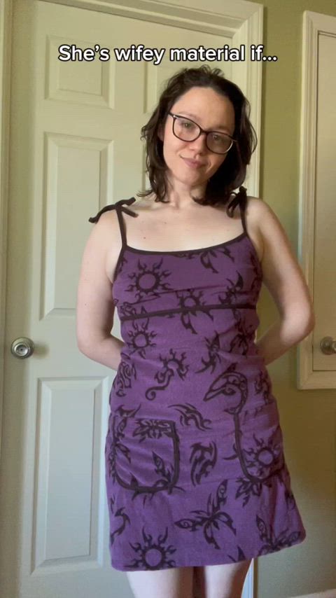 amateur brunette cute dress fansly glasses onlyfans pale sfw teen girls-with-glasses