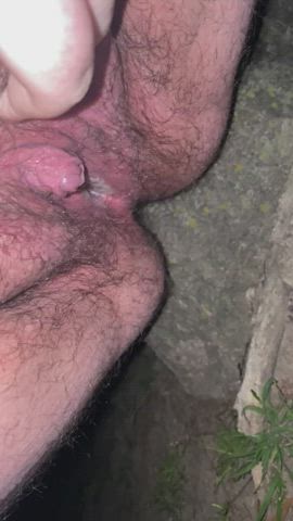 Cummy boys can only piss outside ?