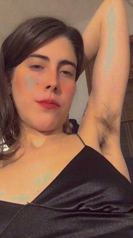 my long hair armpit, seems nice to have a life being my nail in this case