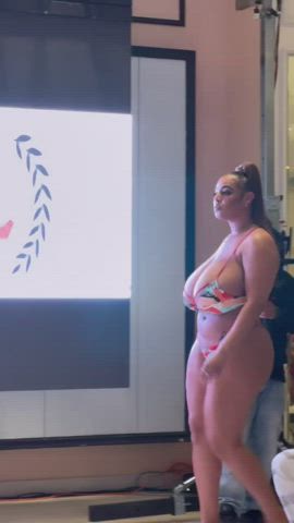 big tits bikini boobs bouncing tits busty ebony huge tits jiggling model clip