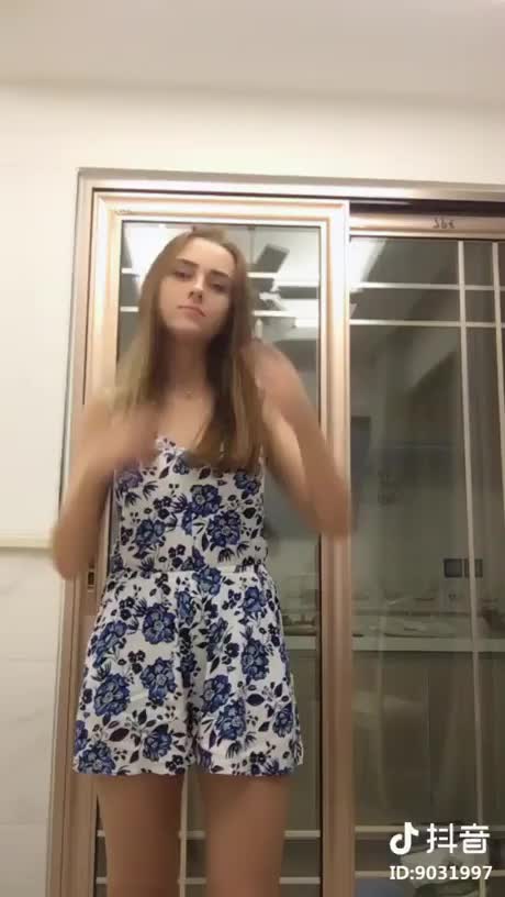 Dancing clip