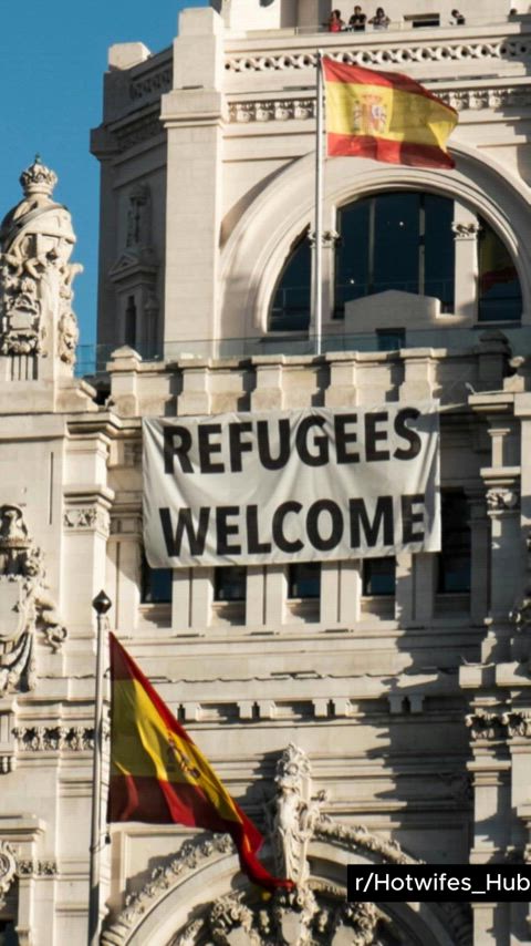 A Spanish family welcomes a Senegalese refugee