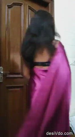 Very sexy figure beautiful desi bhabhi stripping Saree &amp; Blouse