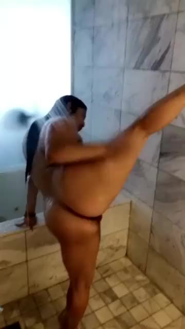 Big booty in the shower
