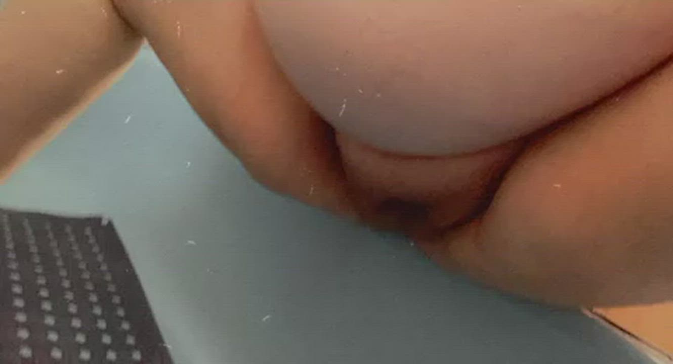 BBW Pee Pussy clip