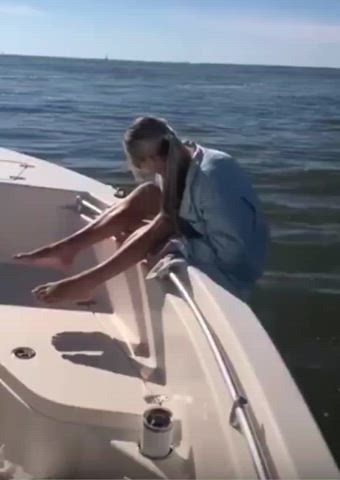 boat pee piss clip