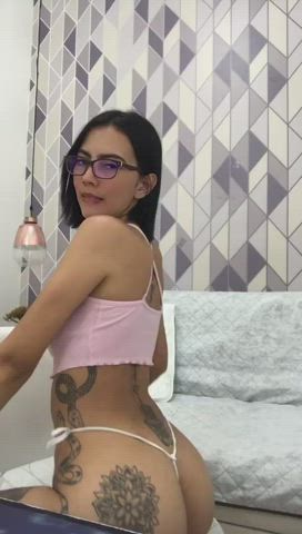 Ass Bouncing Dancing Kissing Latina Tattoo clip