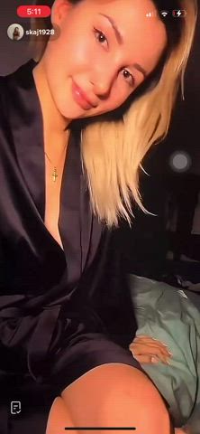 accidental natural tits nipslip tiktok clip