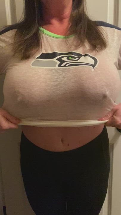 MILF Monday-dropping for the Seahawks win!