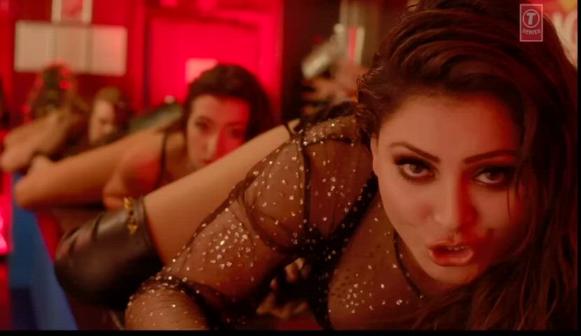 Whorvashi Rautela grinding 😈