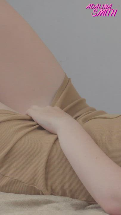 Girlfriend Pussy Skirt Teen WatchingPorn clip