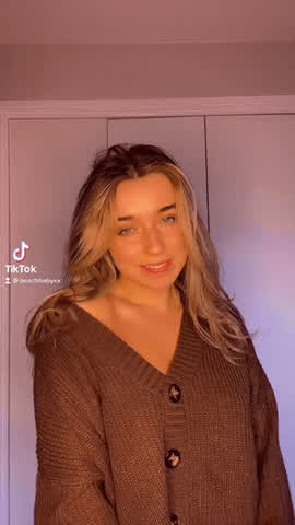 Teen TikTok Tits clip