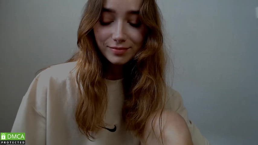 babe camgirl clothed cute non-nude sfw smile webcam clip