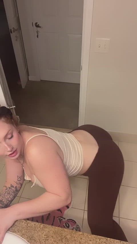 arietta adams big ass pawg redhead twerking bubble-butt phat-ass-white-girls redheads