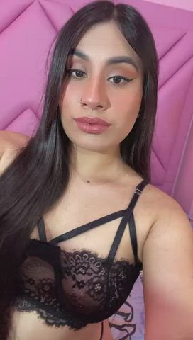 Brunette Camgirl Curvy Latina Lingerie Lips Petite Seduction Tits clip