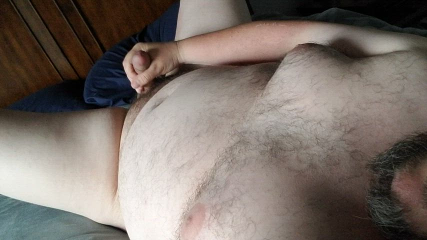 Bear Chubby Cumshot Daddy NSFW clip