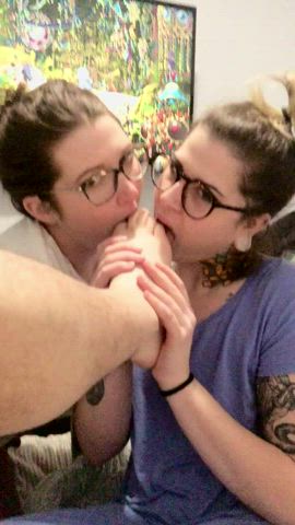 girlfriends glasses sucking toe sucking toes clip