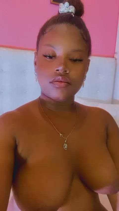 curvy daddy ebony latina natural tits nipples public small nipples tits clip