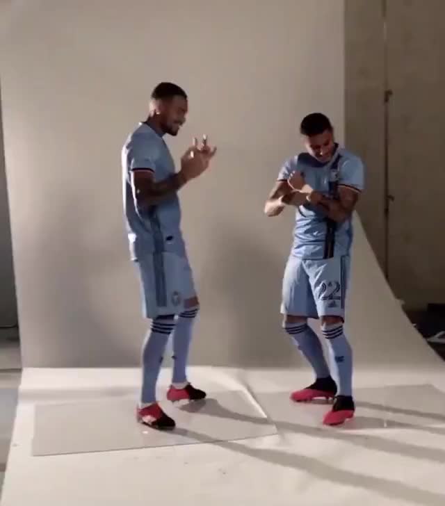 Mata and Callens dance party