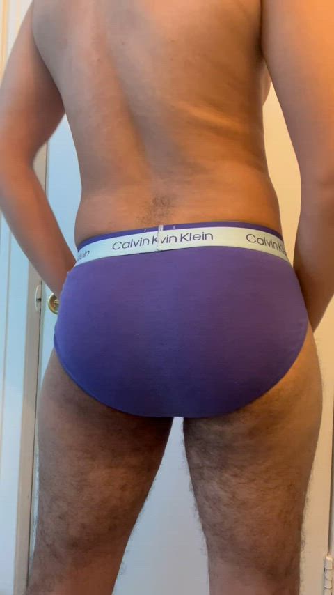 Take off my briefs and reveal my hairy ass 🤭😵‍💫😈