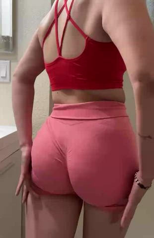 My favorite gym booty shorts!