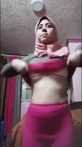 Arab Ass Cam Camgirl Hijab Pussy Strip Stripping Tits Hijabi
