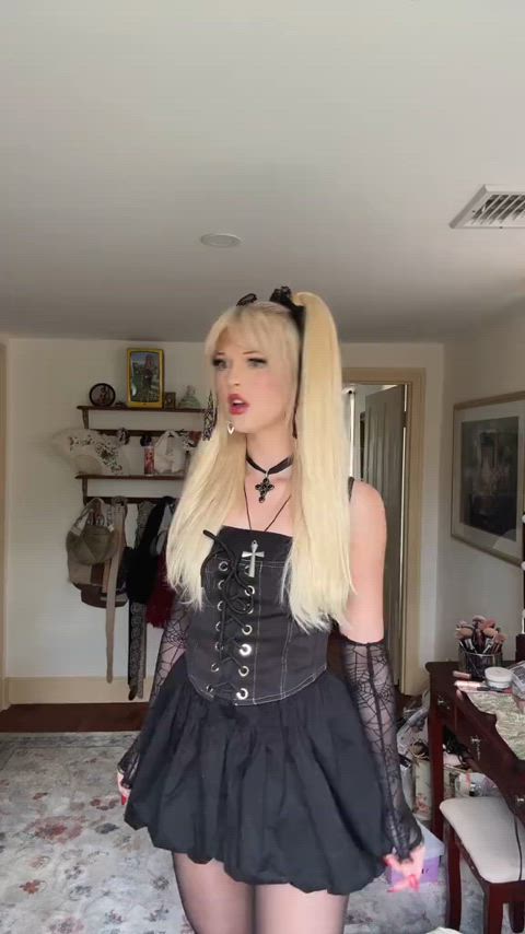 blonde celebrity costume clip
