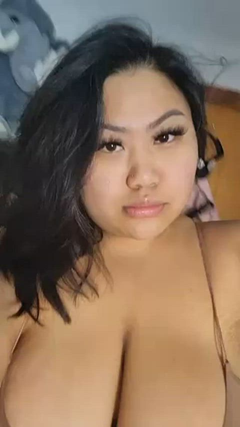 Love a thicc Asian!