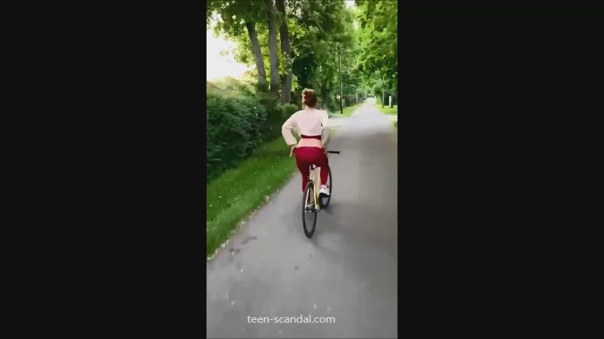 Amateur Ass Flashing Outdoor Public clip