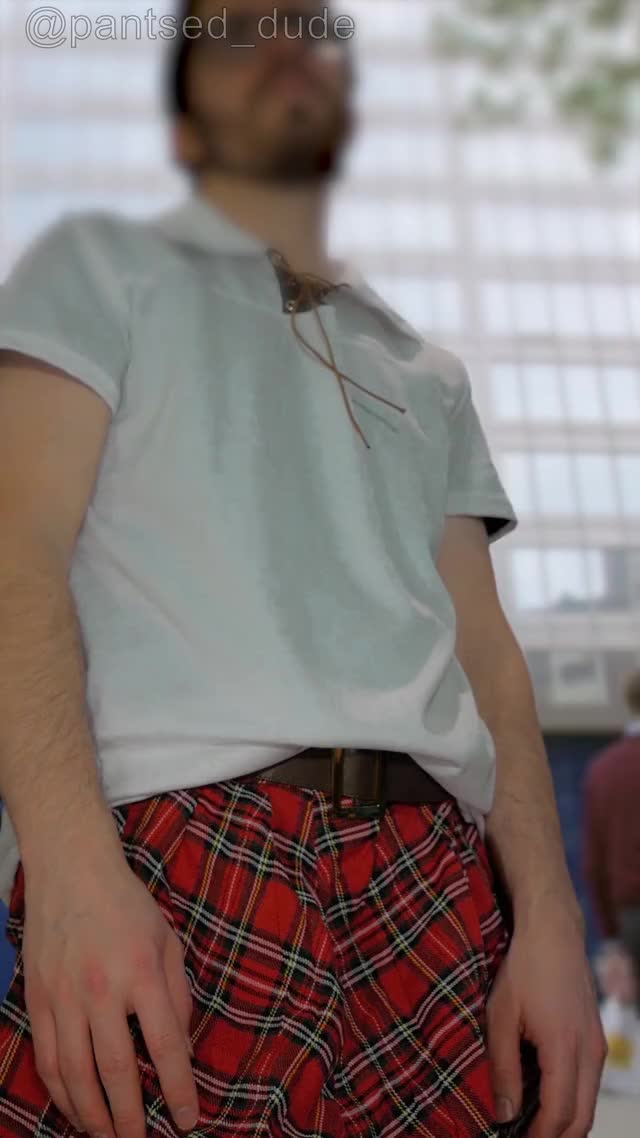 "Do you have underwear on right now?" Dude wearing a kilt gets exposed