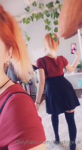 Redhead Skirt Upskirt clip