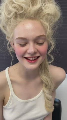 Elle Fanning Natural Tits Pokies clip