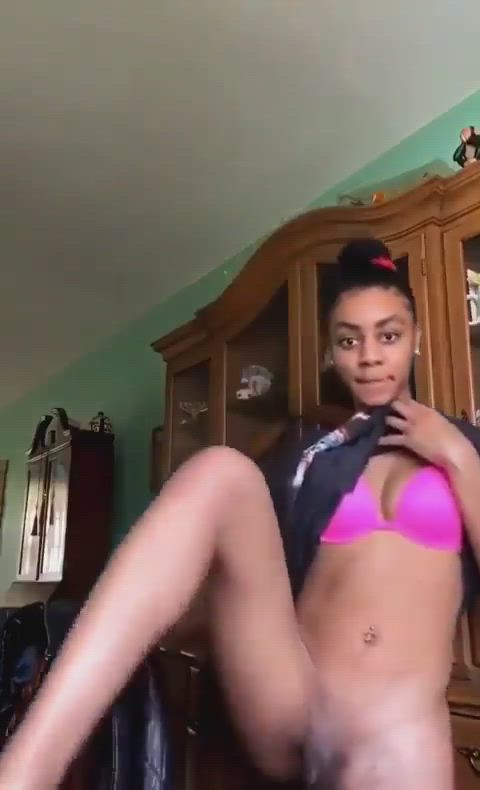 babe ebony natural tits perky solo clip