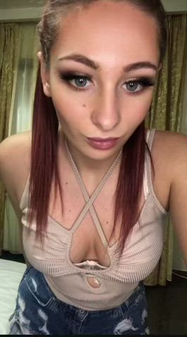 Pornstar Redhead Wet Pussy clip