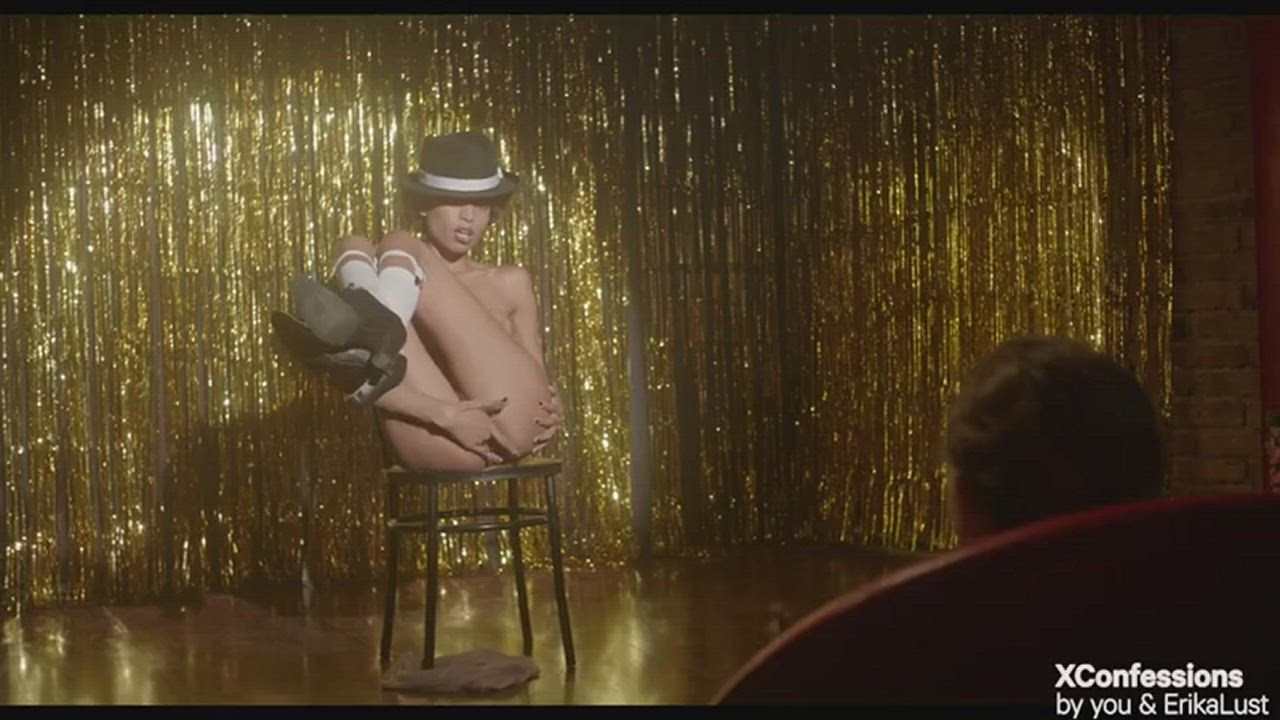 Chair Sex Luna Corazon Masturbating clip