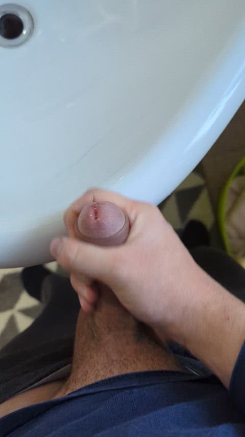 (34) Cumshot in the sink