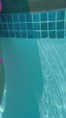 bikini milf pool clip