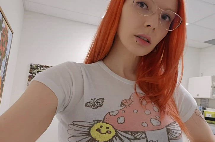 big tits boobs bouncing tits glasses milf redhead sfw t-shirt tits clip