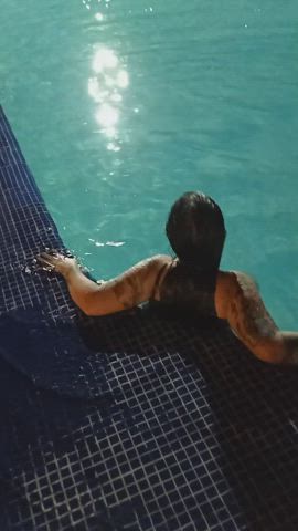 Big Ass Big Tits Masturbating Pool Wet clip