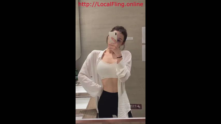 18 years old hidden camera japanese mirror non-nude public teen toilet clip