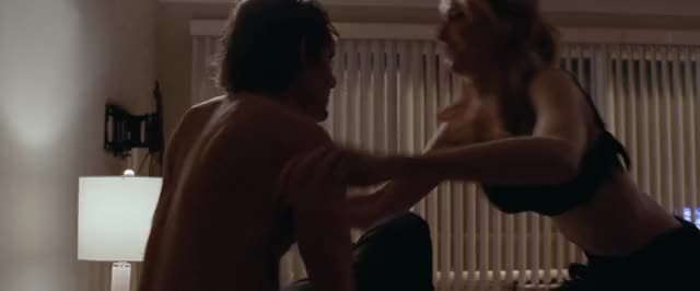 Elizabeth Debicki topless in Widows (1080p)