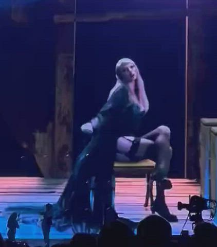 lingerie taylor swift thighs clip