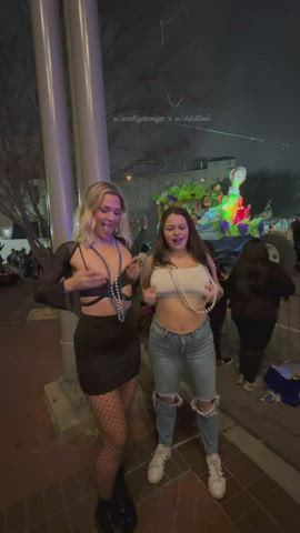 big tits bouncing tits exhibitionist girlfriends huge tits mardi gras teens clip