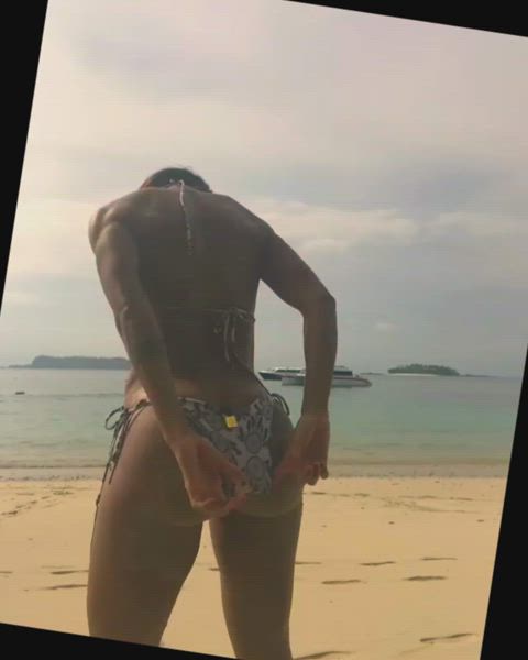 ass big tits beach clip