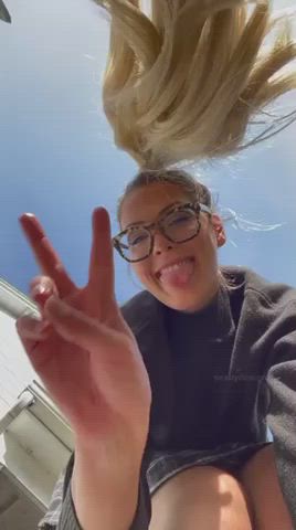 Fingering Glasses Public Pussy Teen clip